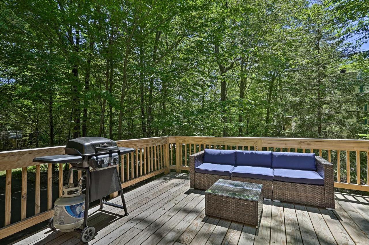 Bear Den Rustic Pocono Lake Home With Game Room! المظهر الخارجي الصورة
