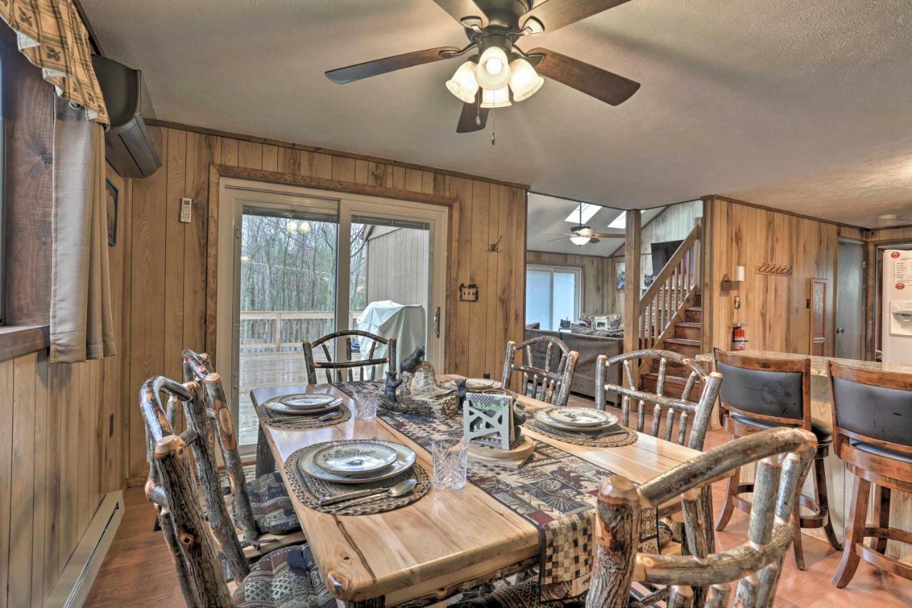 Bear Den Rustic Pocono Lake Home With Game Room! المظهر الخارجي الصورة