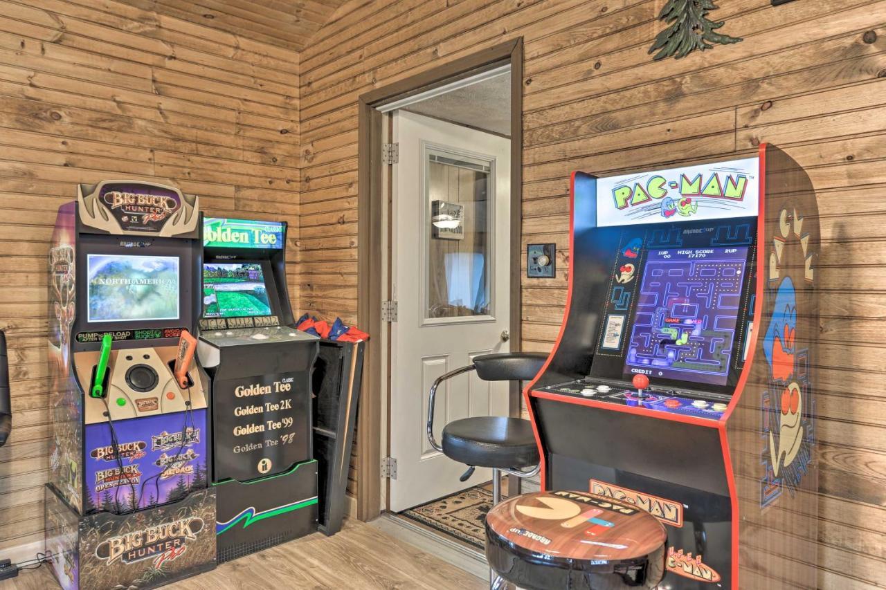 Bear Den Rustic Pocono Lake Home With Game Room! المظهر الخارجي الصورة