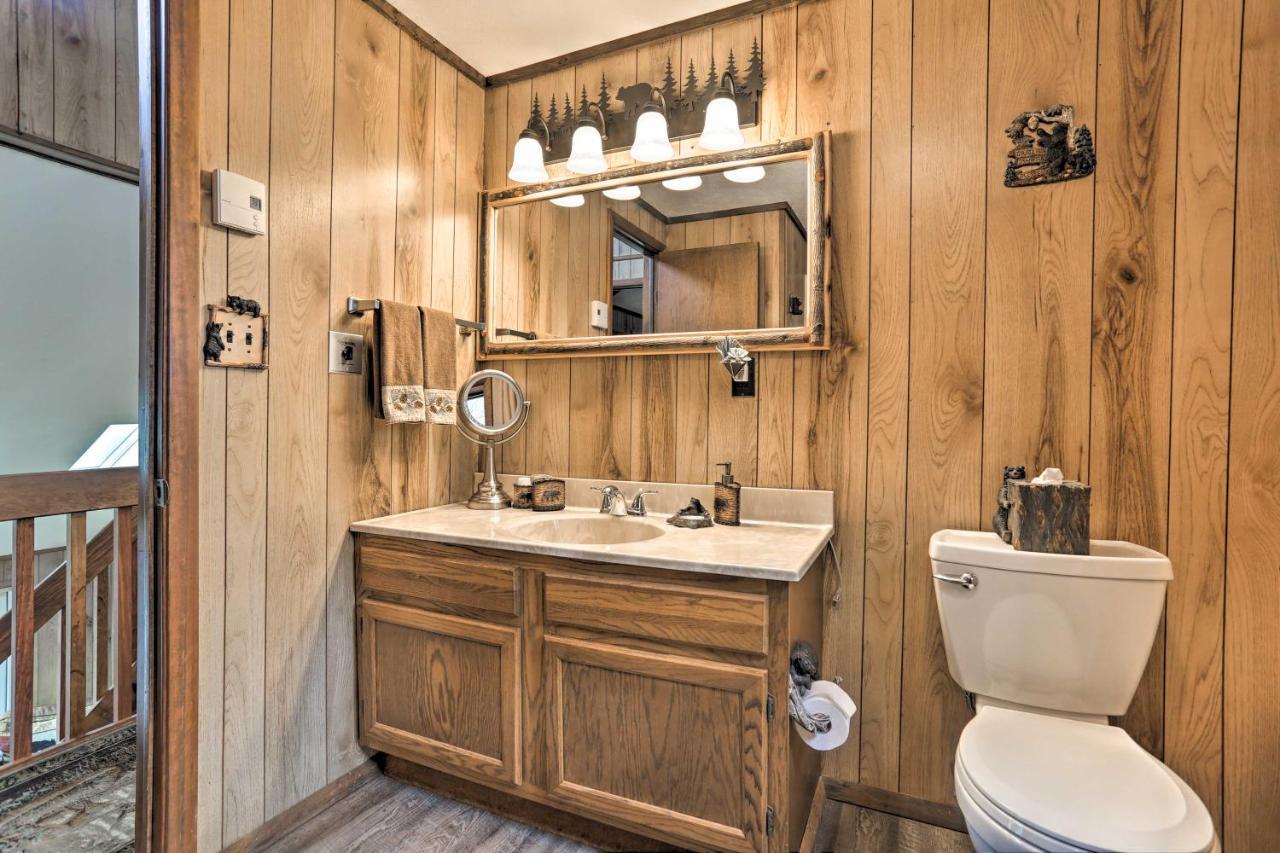 Bear Den Rustic Pocono Lake Home With Game Room! المظهر الخارجي الصورة