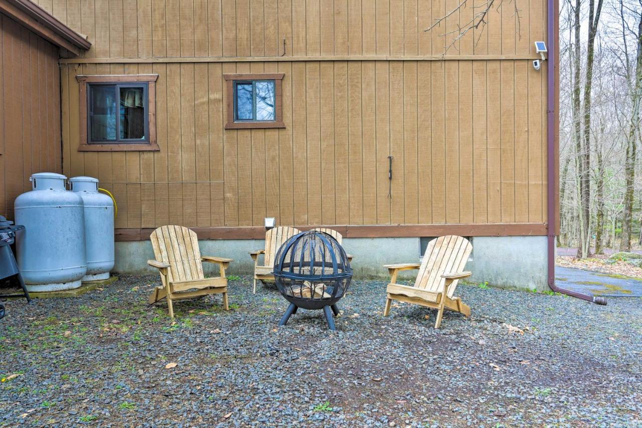 Bear Den Rustic Pocono Lake Home With Game Room! المظهر الخارجي الصورة