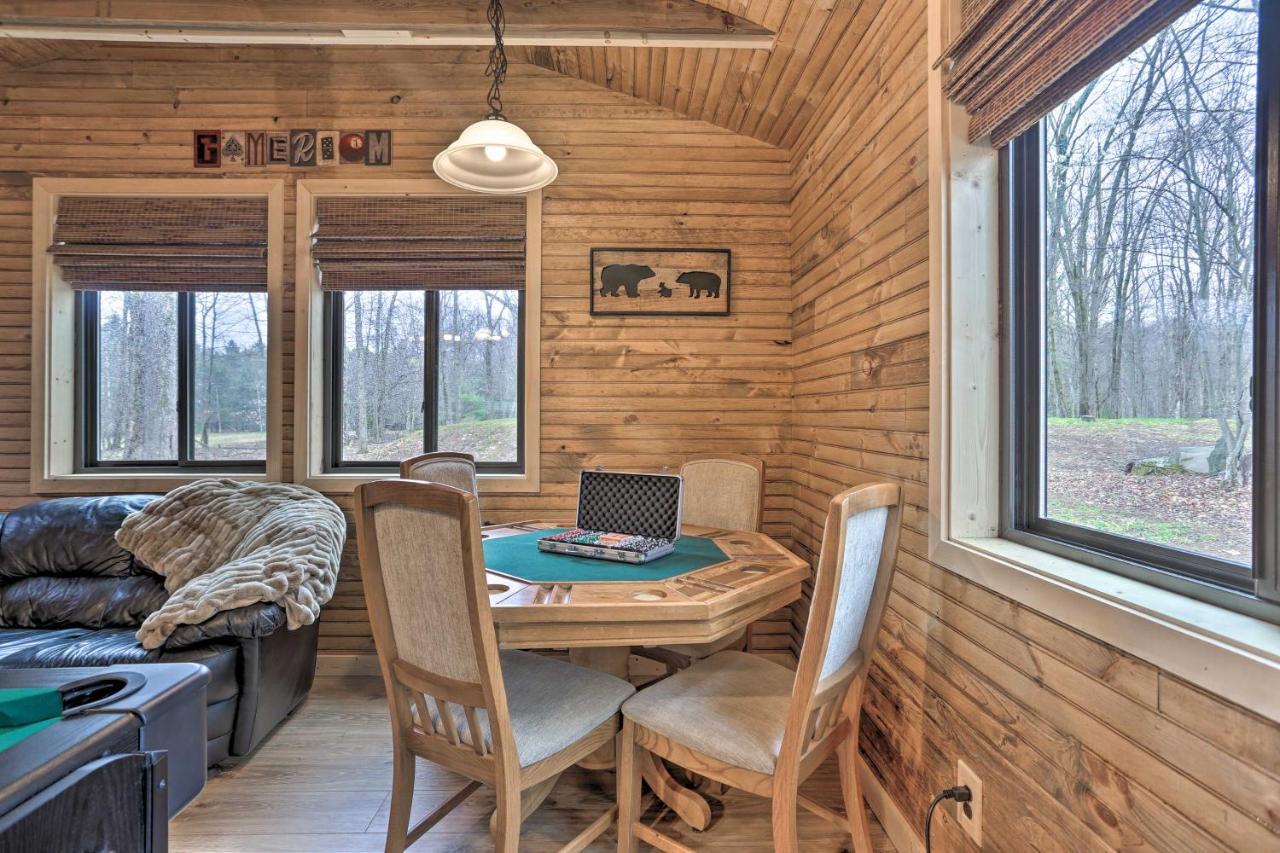 Bear Den Rustic Pocono Lake Home With Game Room! المظهر الخارجي الصورة